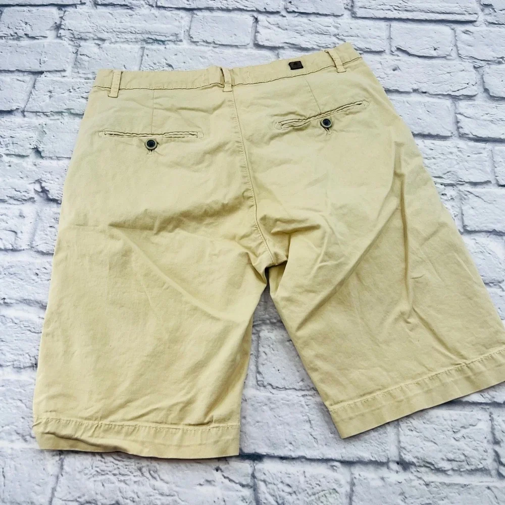 RICH BY RICH FAMOUS Mens Tan Chino Shorts Button Fly Size 30 Summer Casual